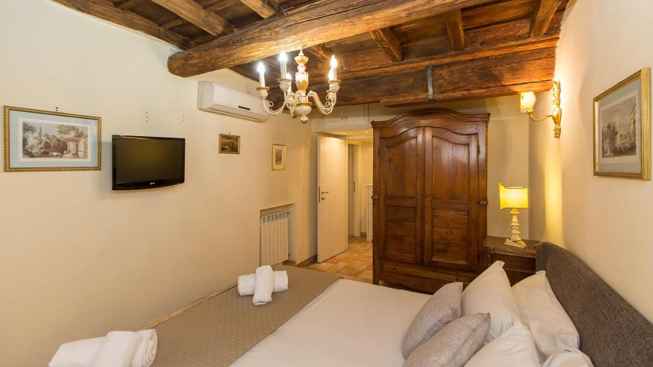 Rental In Rome Falegnami Exterior foto